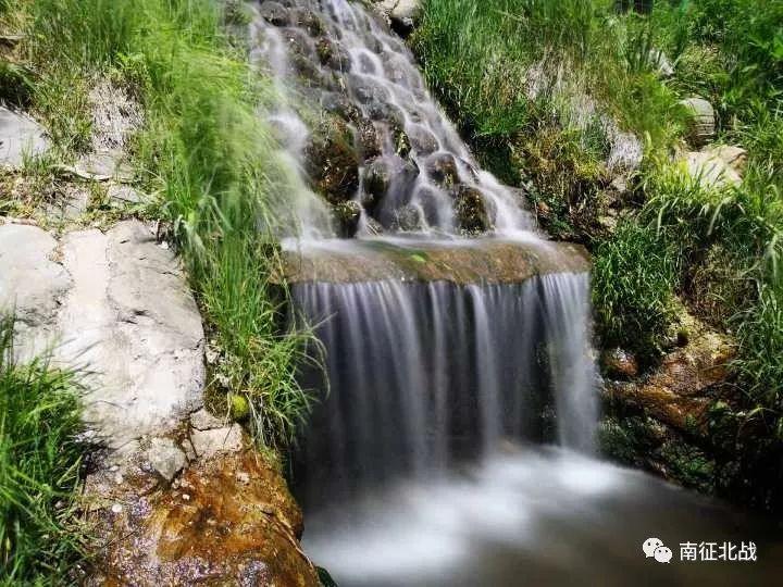 杨紫范丞丞《要久久爱》:从校园到职场,90后的爱情与生存挣扎